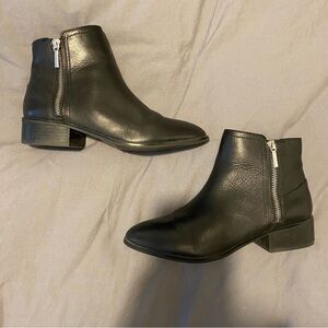 Aldo black leather ankle boots with silver side zips size 7